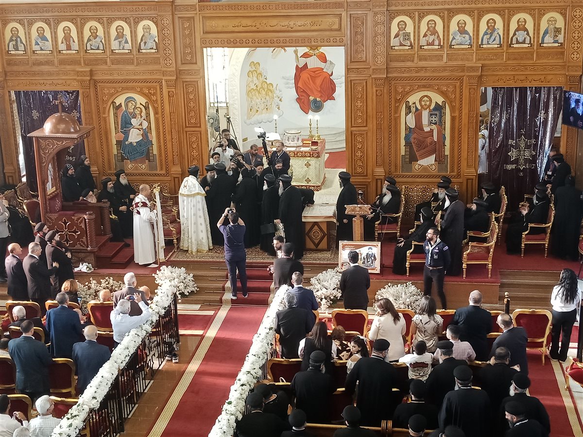 الاحتفال بالانبا مينا أثناء تجليسه علي ايبارشية برج العرب الجديدة 