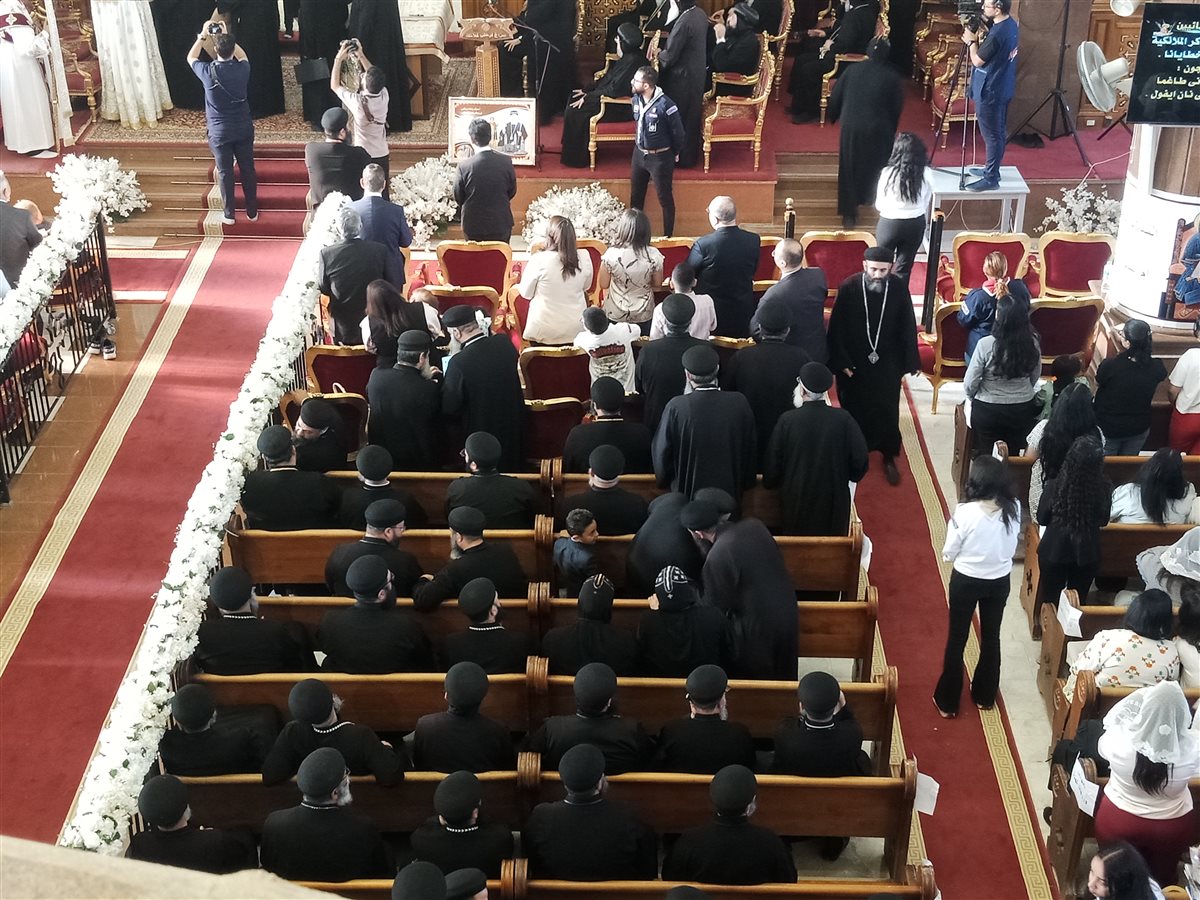 الاحتفال بالانبا مينا أثناء تجليسه علي ايبارشية برج العرب الجديدة 