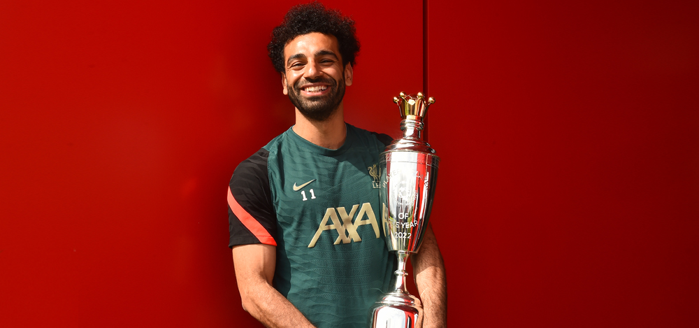 <strong>محمد صلاح نجم فريق ليفروبول وقائد منتخب مصر رفقة جائزة أفضل لاعب في بريميرليج من رابطة اللاعبين المحترفين</strong>