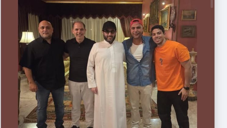 تركي آل الشيخ مع أسرة عادل إمام من زيارة أمس