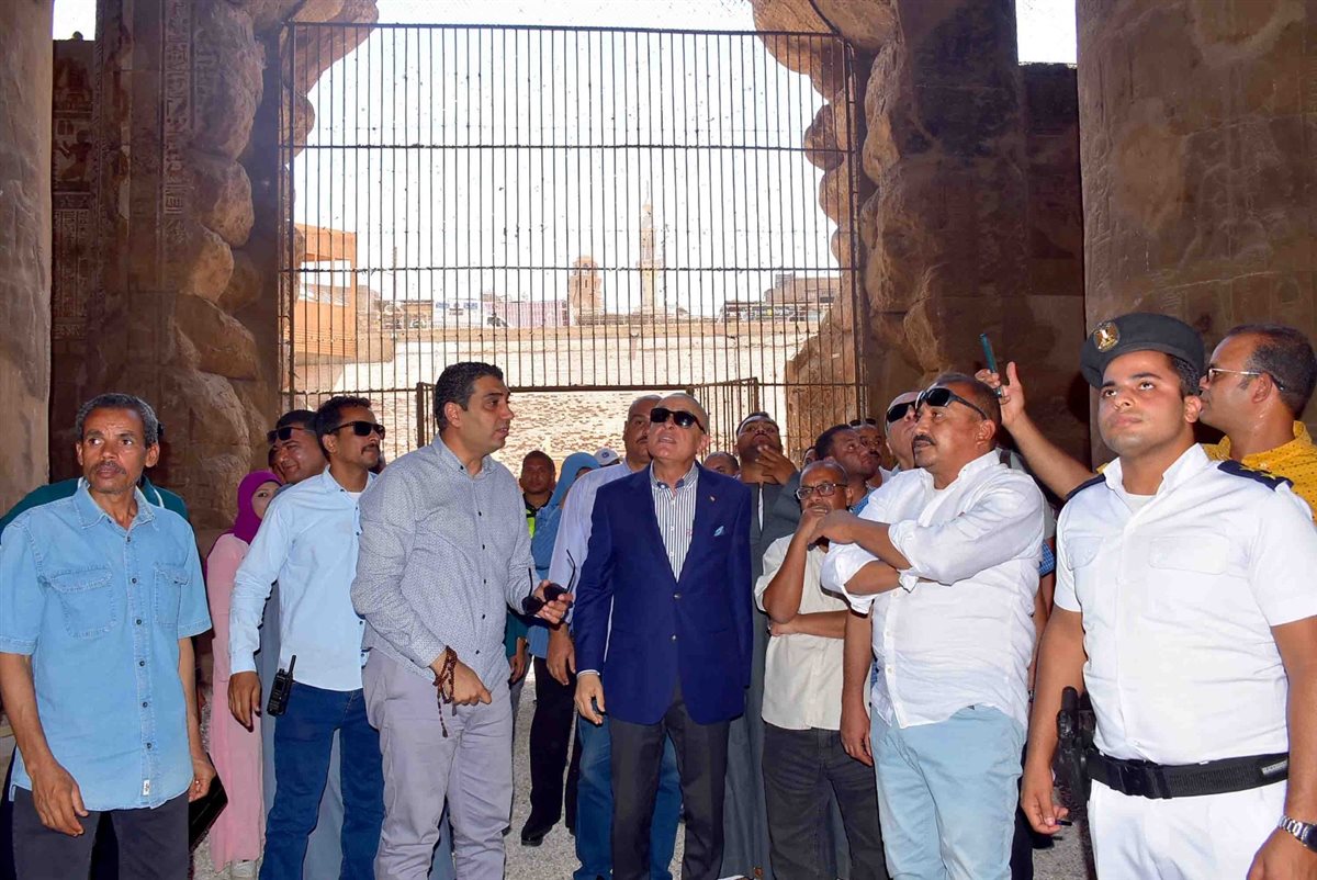 محافظ الأقصر يتابع مشروع احياء إسنا التاريخية