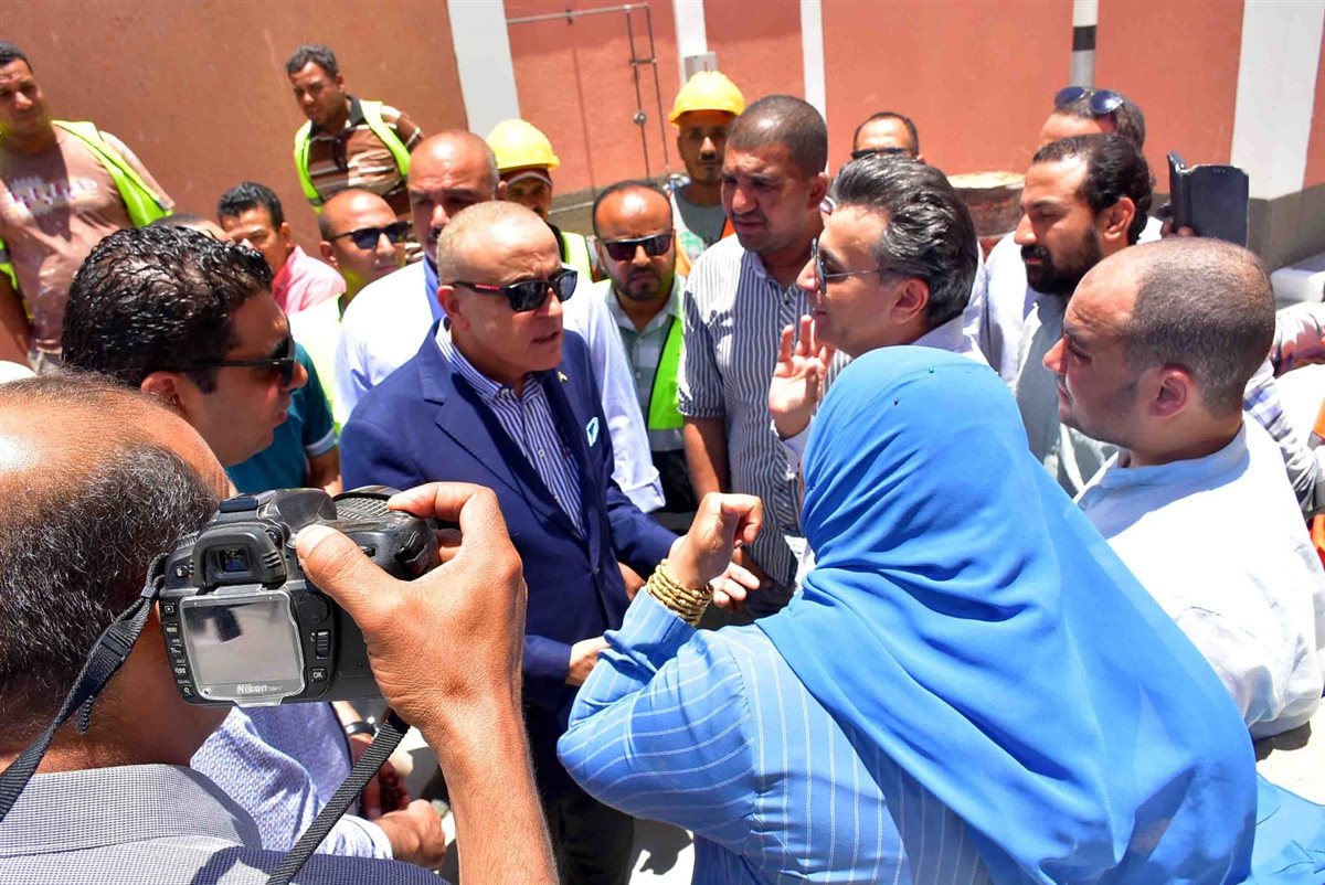 محافظ الأقصر يطلق محطة صرف النمسا