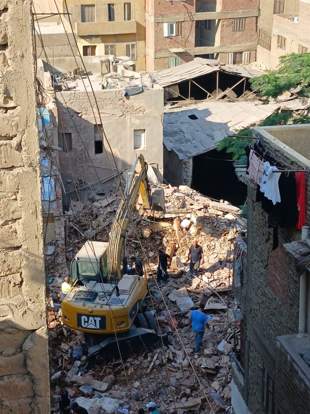 العقار المنهار