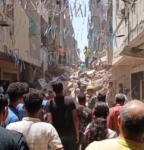 انهيار عقاري يحدائق القبة (2)