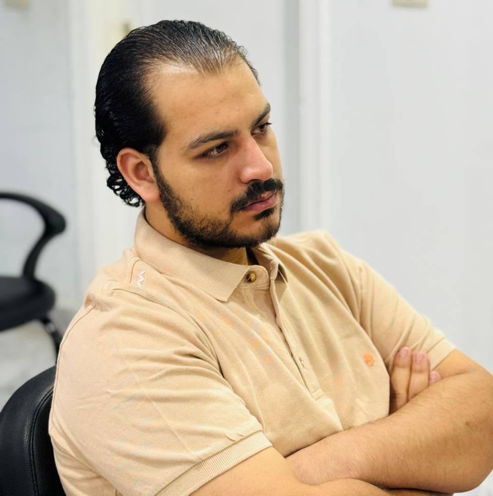 الشاعر طارق صقر 