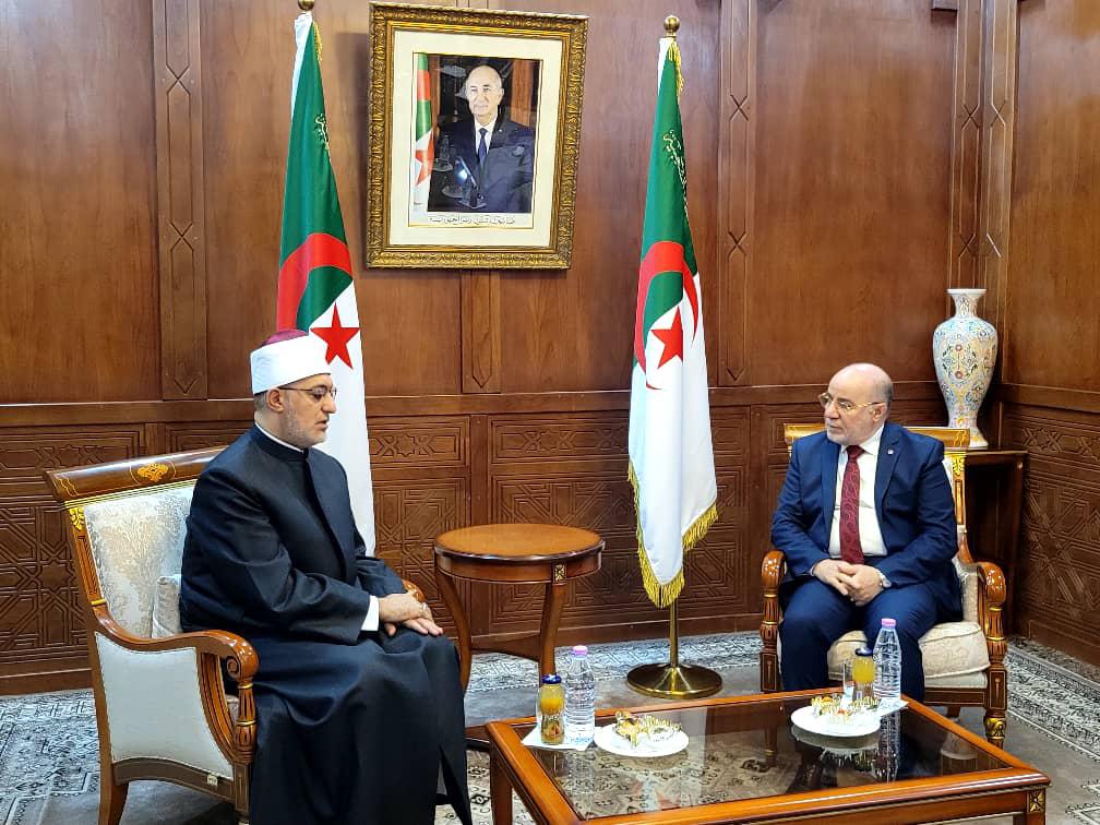 المفتي يلتقي وزير الشؤون الدينية الجزائري