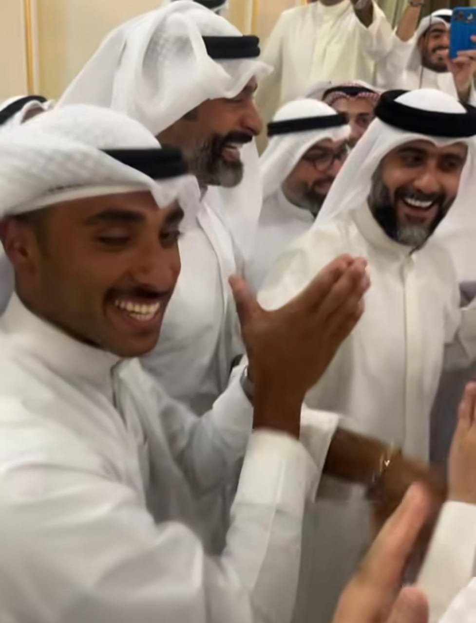 الفنان الكويتي حسين المهدي يحتفل بـ زفافه