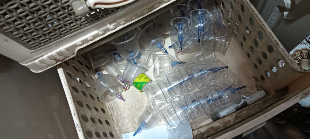 ضبط منتحل صفة طبيب حاصل على الإعدادية يدير مركزا لعلاج الأورام بسوهاج