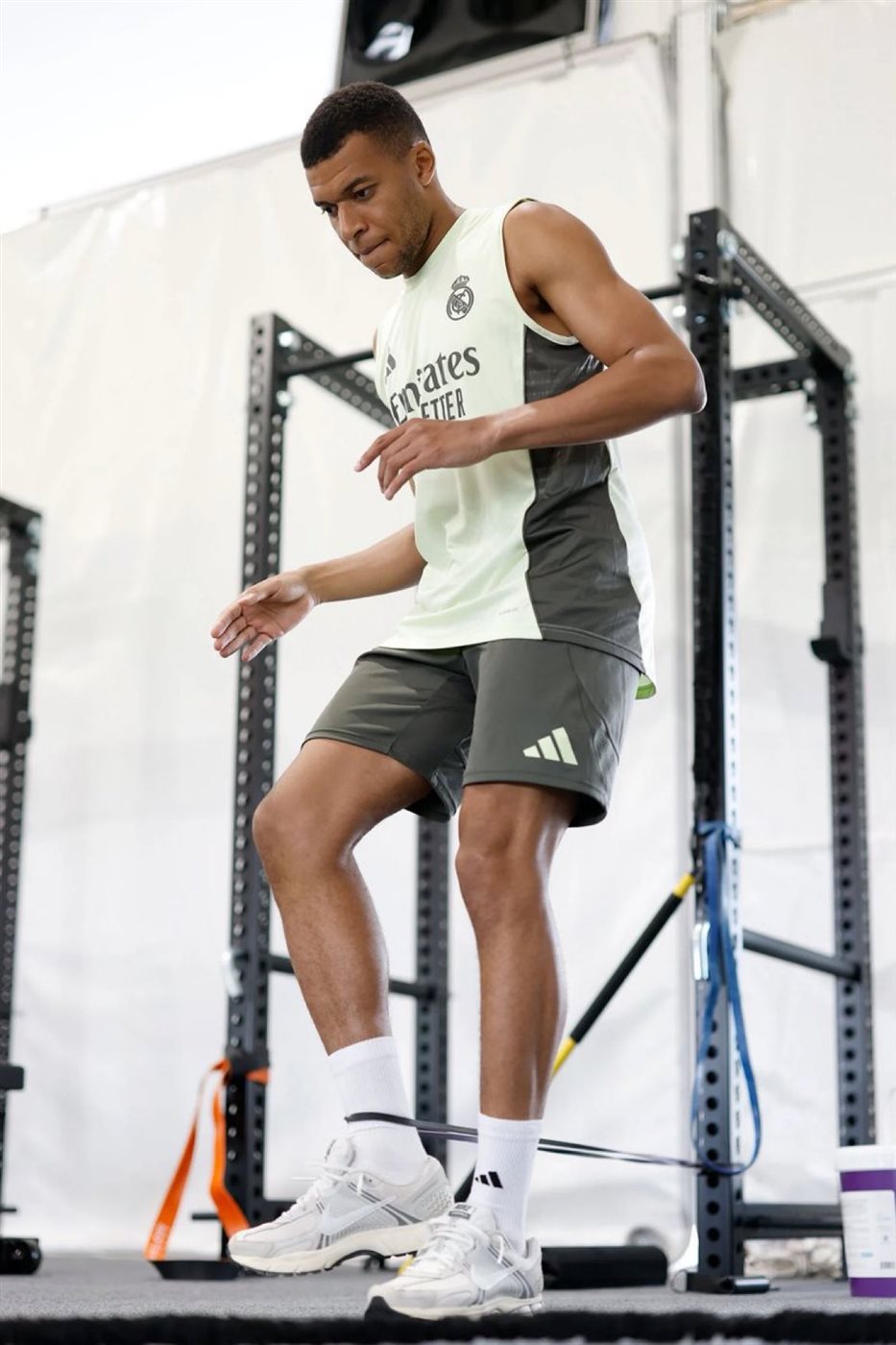 مبابي يعود لـ تدريبات ريال مدريد بعد تعافيه من المرض