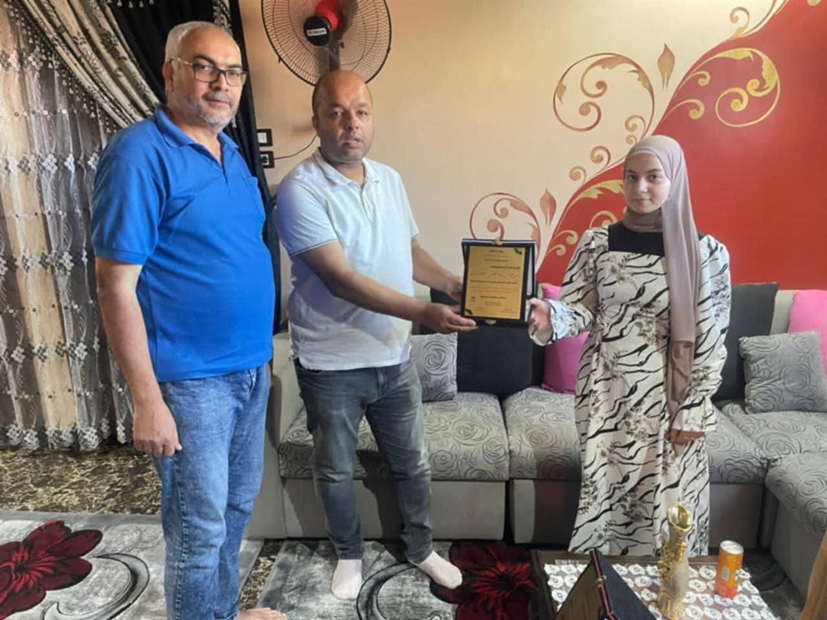 تكريم مدير مدرسة