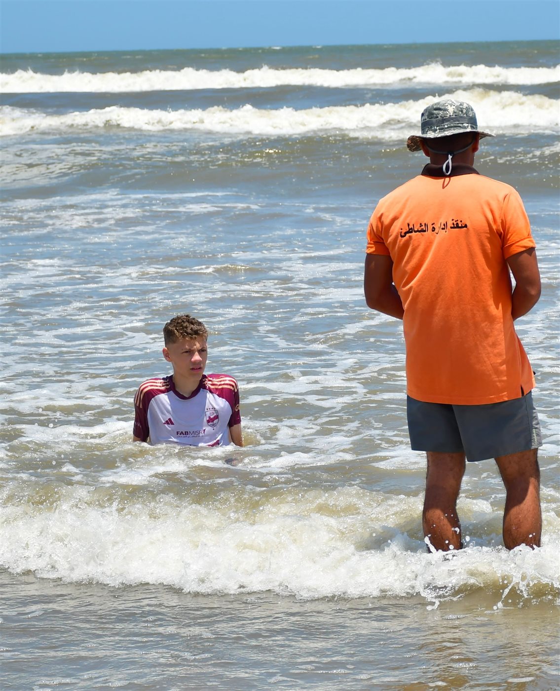 فرق الإنقاذ على شاطئ بورسعيد 