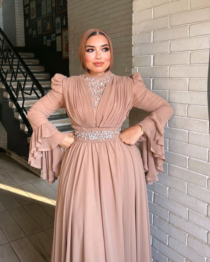 صور فساتين سهرة للمحجبات ضمن موضة 2025