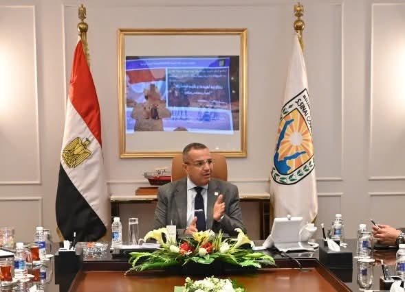 محافظ جنوب سيناء خلال الاجتماع