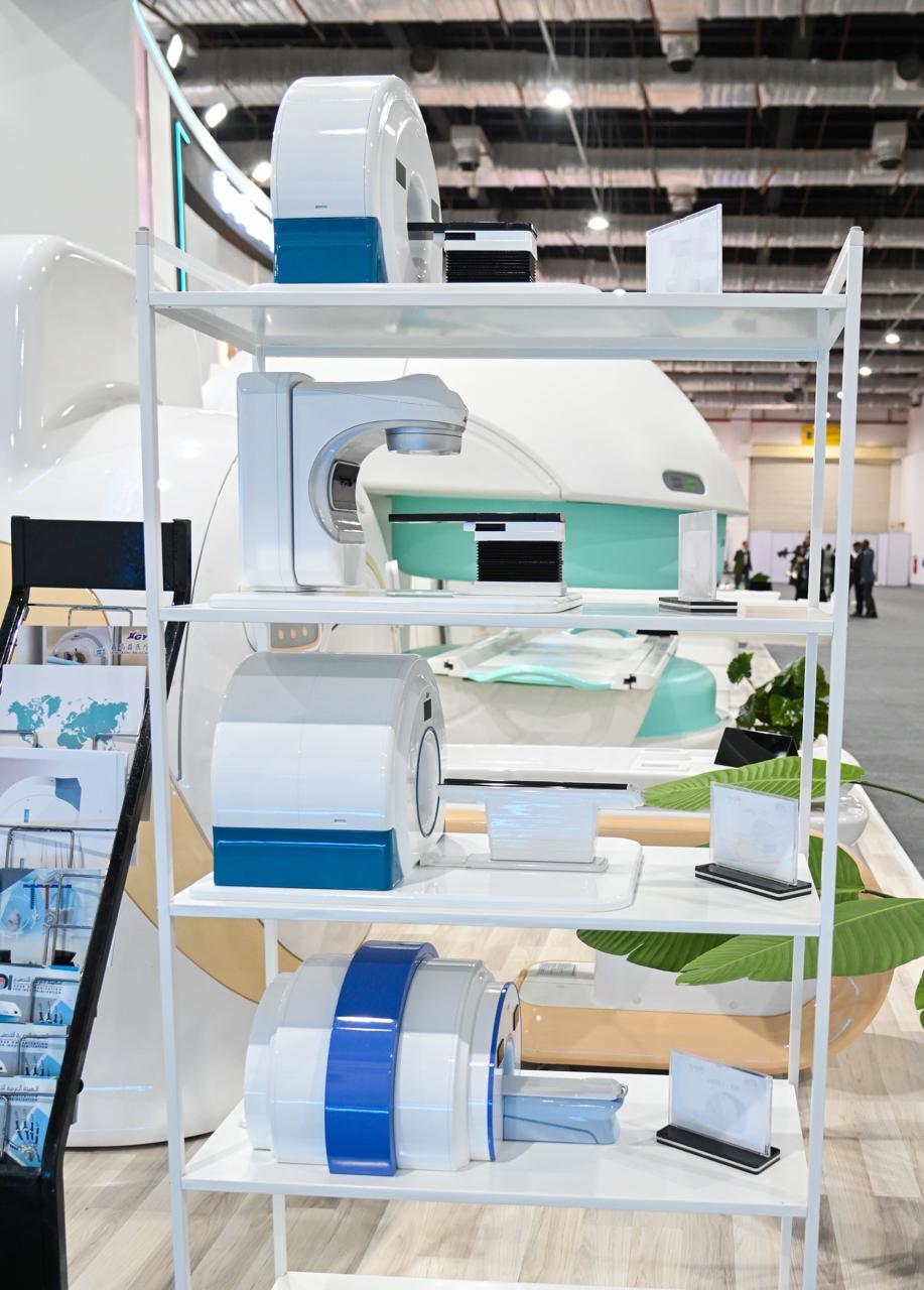 وزير الصحة يشهد توقيع عقد الشراكة بين الهيئة العربية للتصنيع للأجهزة الطبية XGY وشركة لتأسيس الشركة العربية - الصينية