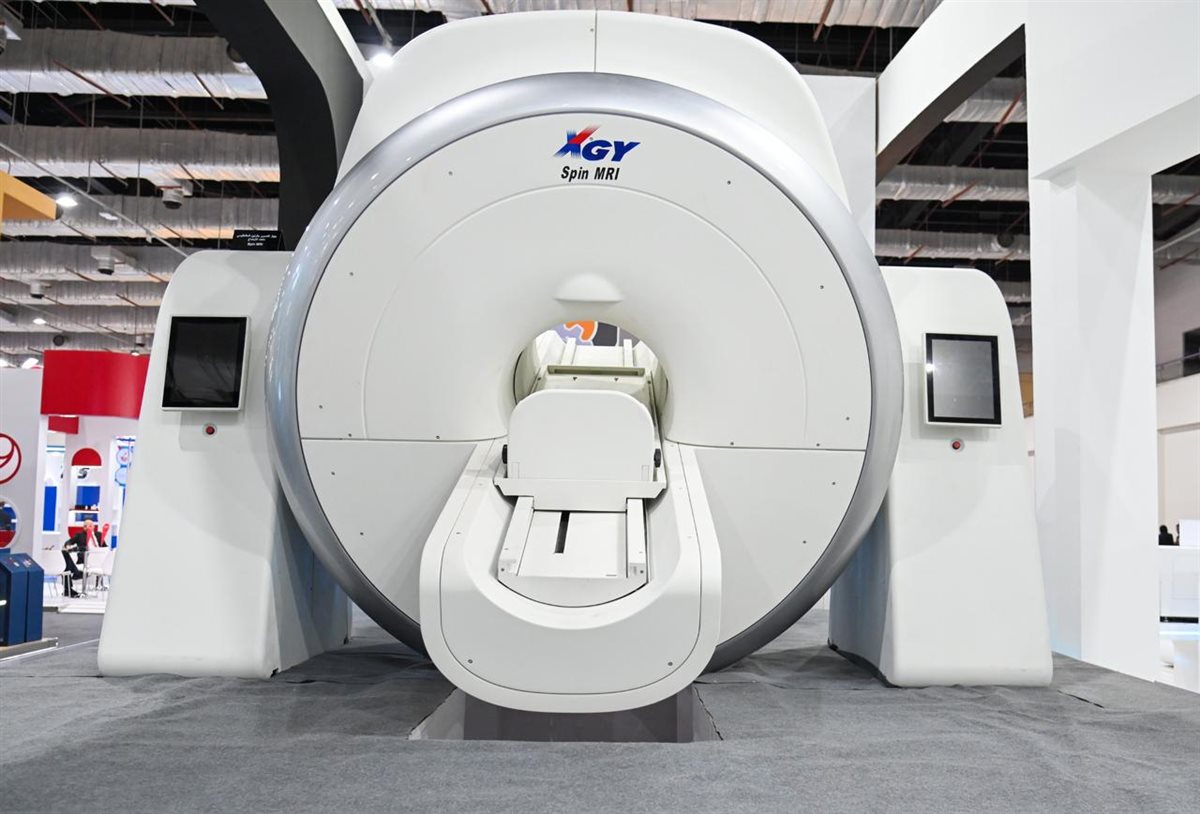 وزير الصحة يشهد توقيع عقد الشراكة بين الهيئة العربية للتصنيع للأجهزة الطبية XGY وشركة لتأسيس الشركة العربية - الصينية