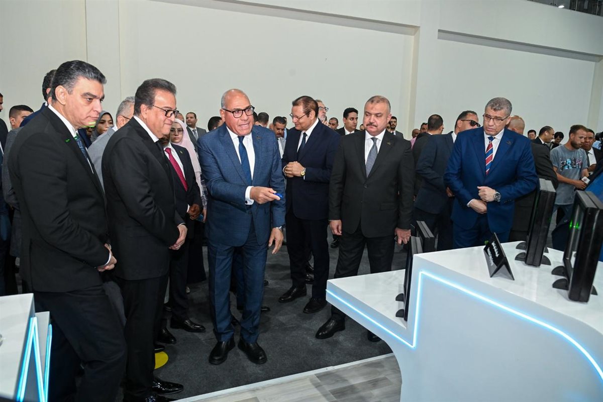 وزير الصحة يشهد توقيع عقد الشراكة بين الهيئة العربية للتصنيع للأجهزة الطبية XGY وشركة لتأسيس الشركة العربية - الصينية