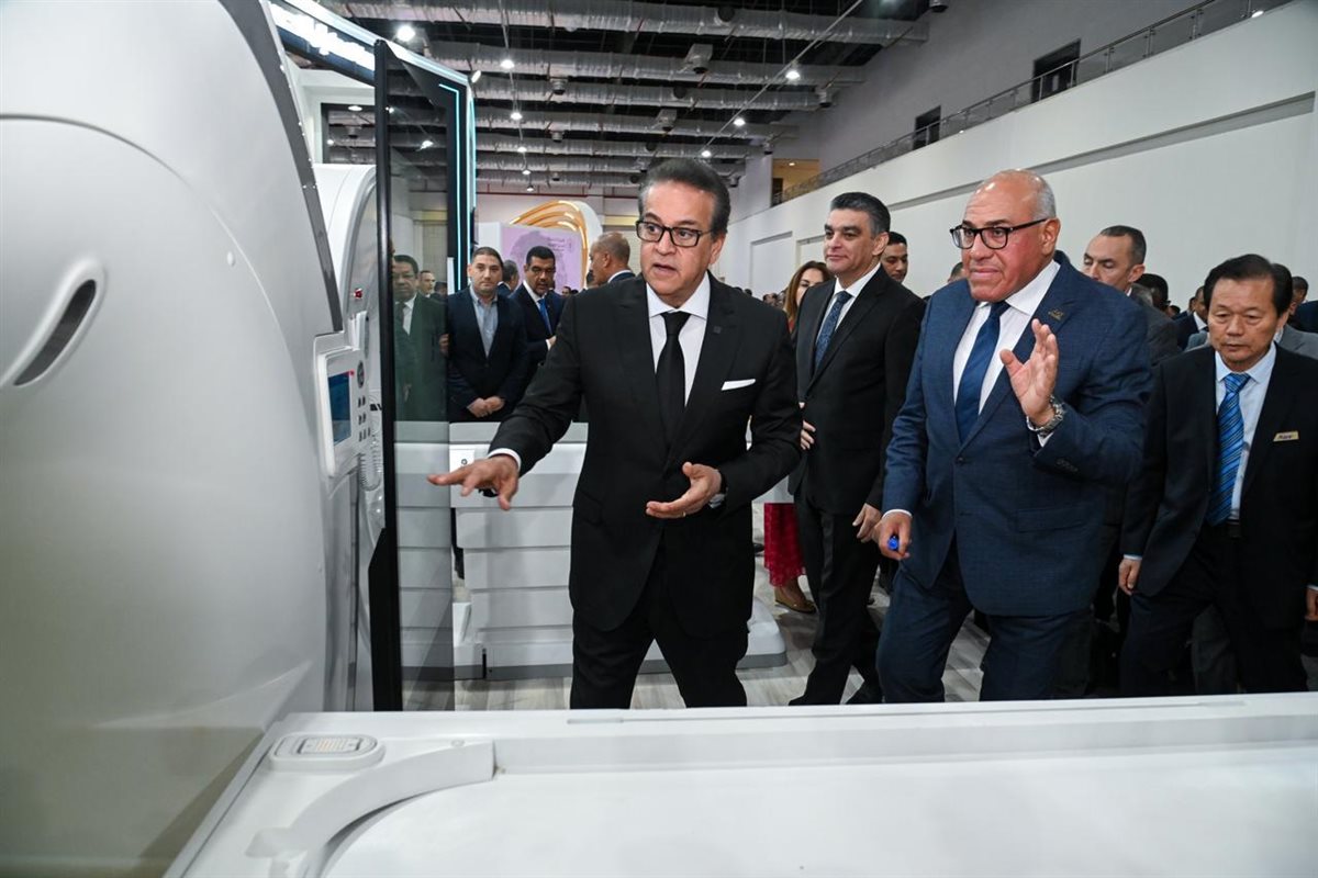 وزير الصحة يشهد توقيع عقد الشراكة بين الهيئة العربية للتصنيع للأجهزة الطبية XGY وشركة لتأسيس الشركة العربية - الصينية