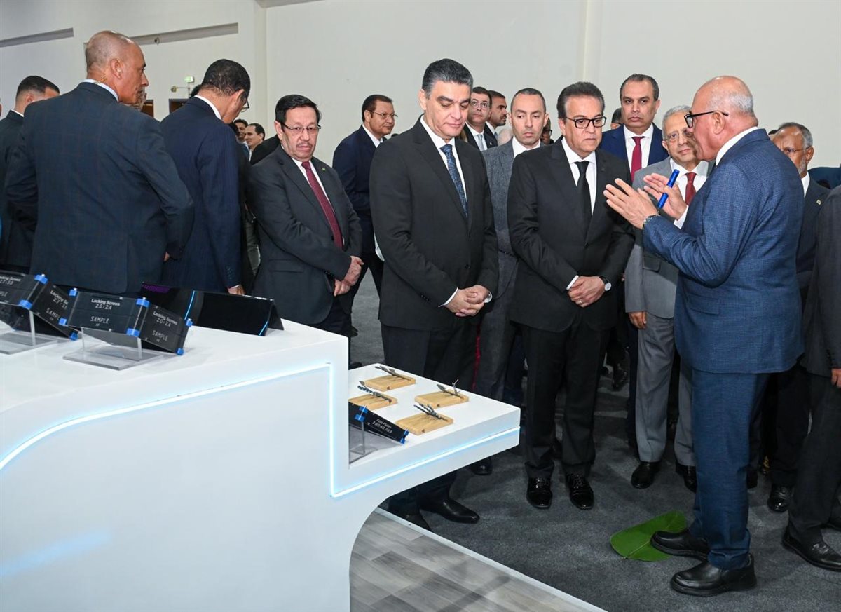 وزير الصحة يشهد توقيع عقد الشراكة بين الهيئة العربية للتصنيع للأجهزة الطبية XGY وشركة لتأسيس الشركة العربية - الصينية