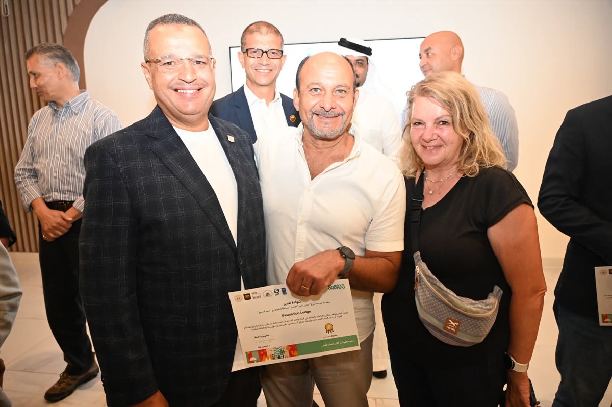 وزيرة البيئة ومحافظ جنوب سيناء يكرمان رواد العمل البيئي