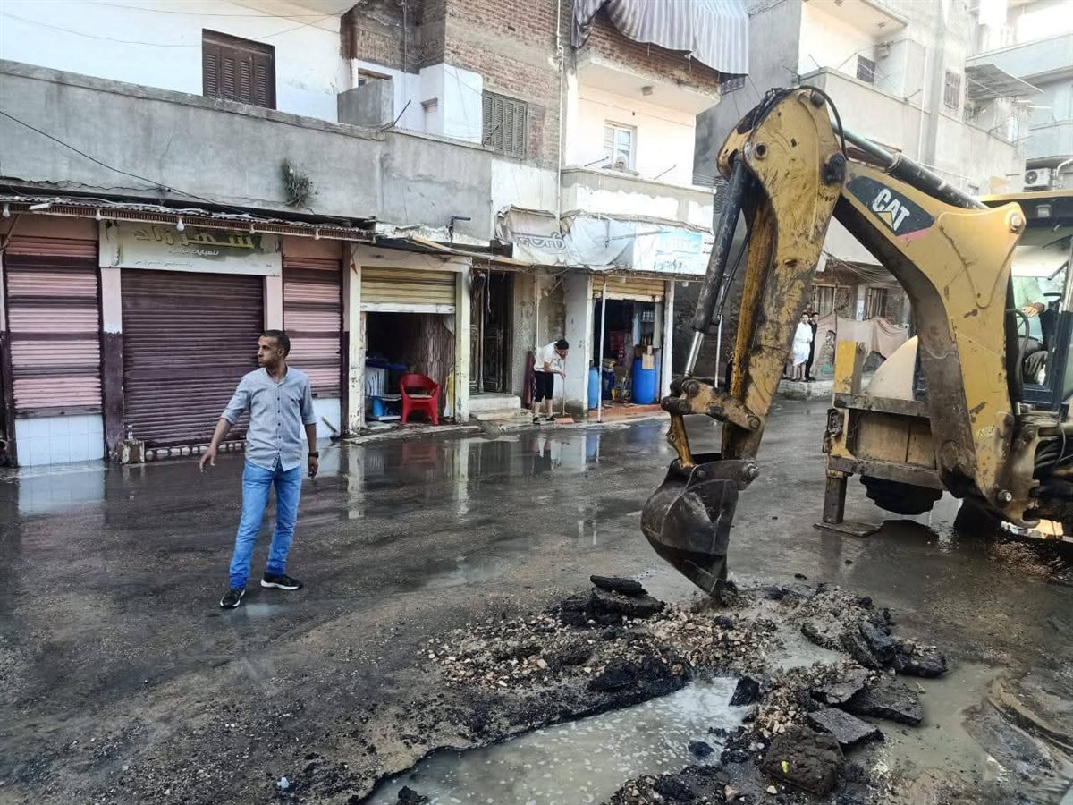 إنفجار مفاجئ في خط مياه الشرب