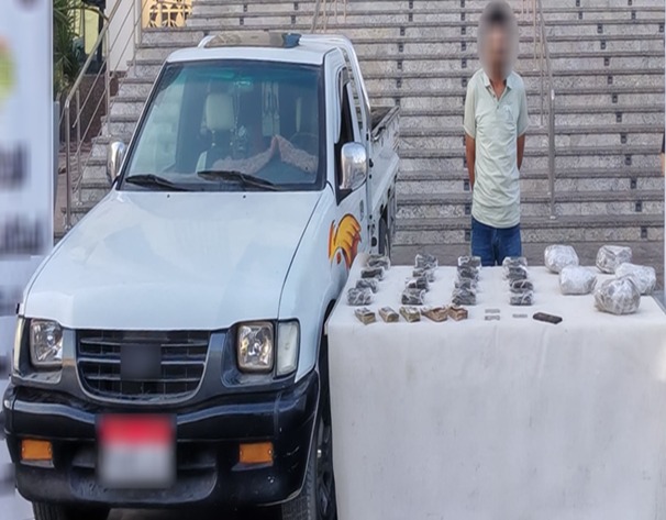 القبض على 9 عناصر إجرامية بحوزتهم مخدرات وسلاح (1)