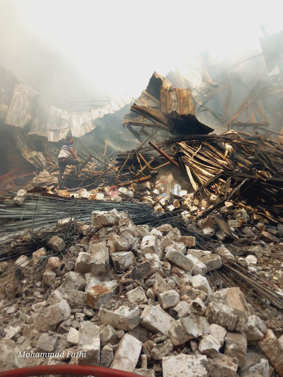  حريق مخزن دهانات البراجيل (4)