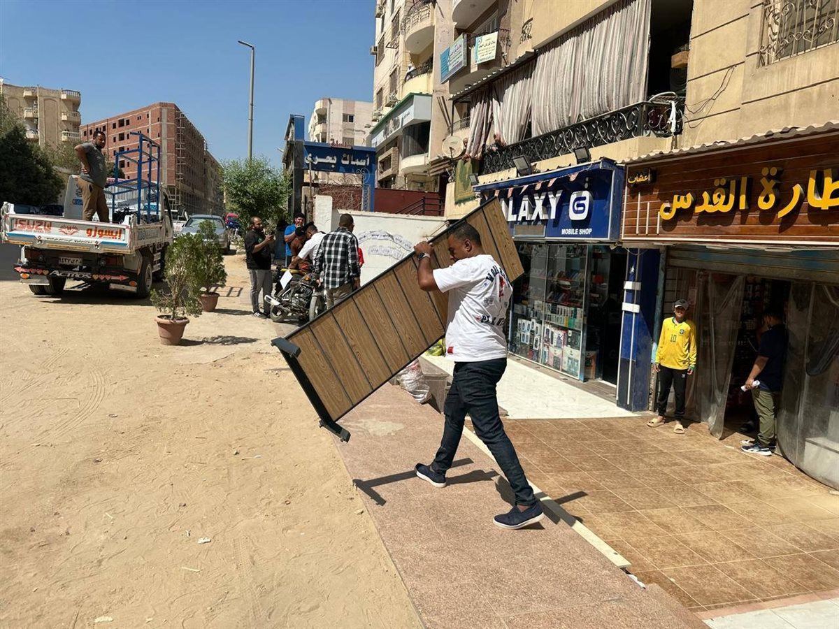 <strong>غلق وتشميع 8 منشآت مخالفة بحدائق الأهرام</strong>