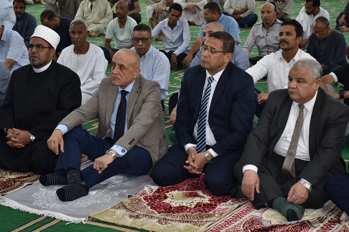 محافظ الأقصر يحتفل بالعام الهجري الجديد