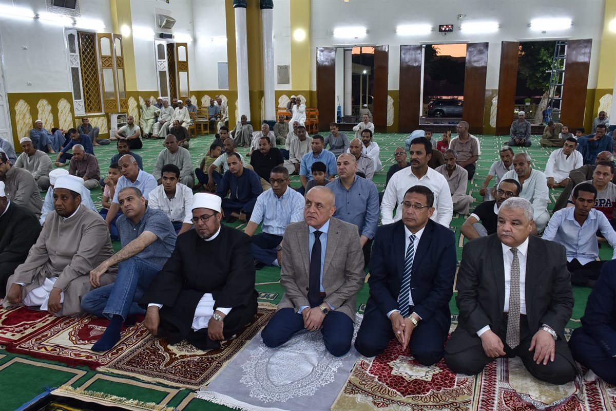 محافظ الأقصر يحتفل بالعام الهجري الجديد