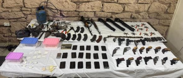 ضبط عناصر بؤر إجرامية من متجرى المواد المخدرة والأسلحة النارية غير المرخصة