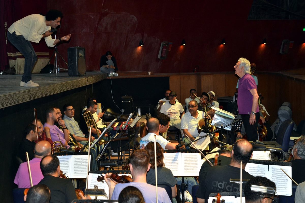 لقطات من استعدادات حفل لؤي ومصطفى شوقي بقيادة المايسترو سليم سحاب بمسرح البالون