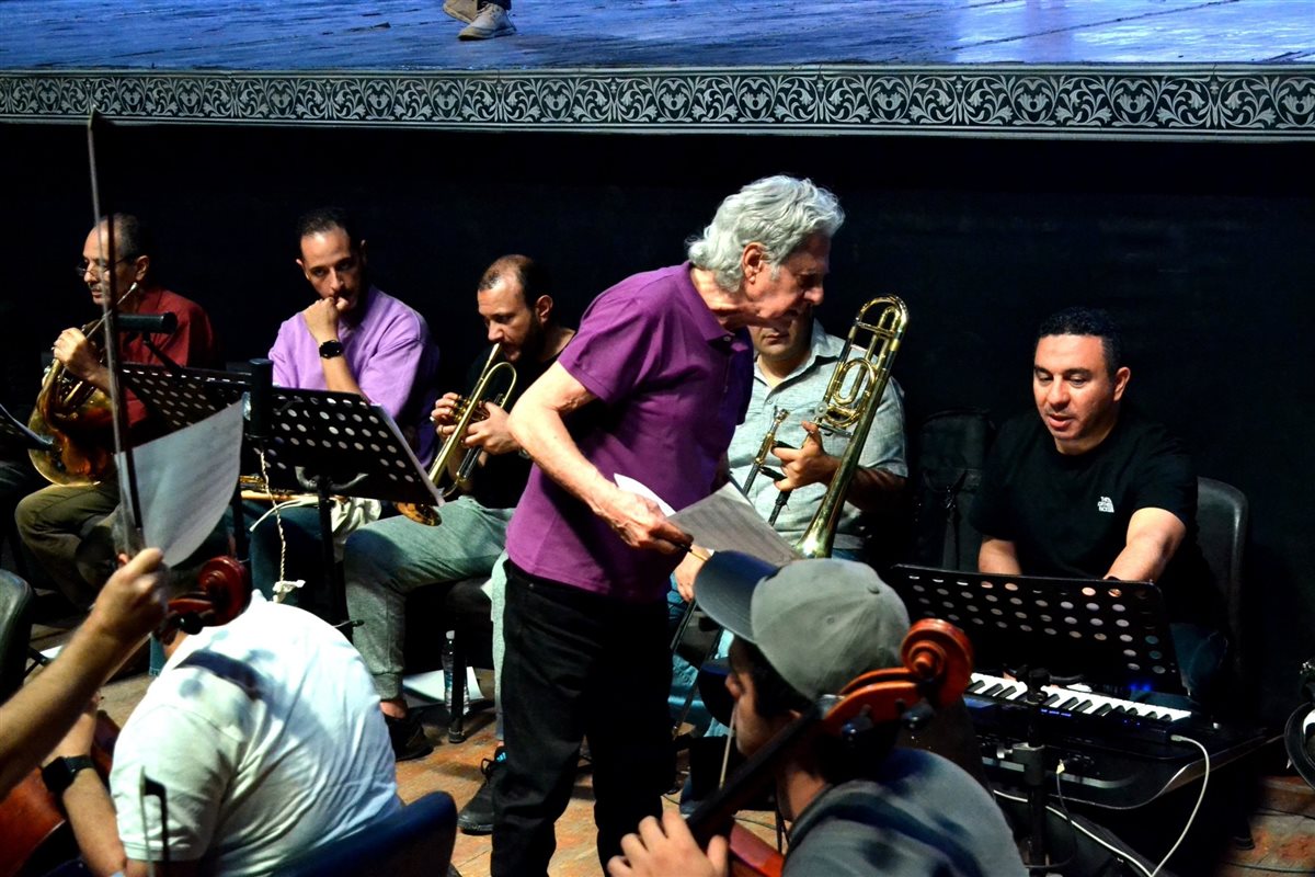 لقطات من استعدادات حفل لؤي ومصطفى شوقي بقيادة المايسترو سليم سحاب بمسرح البالون