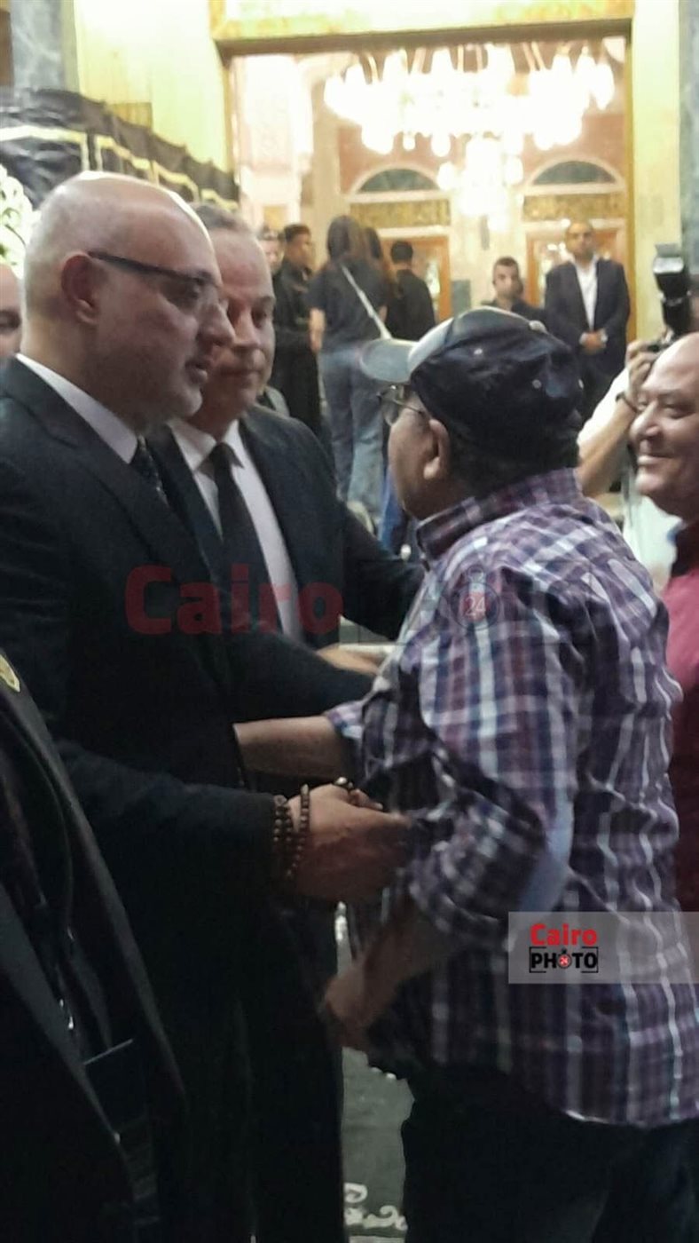 نجوم الفن والإعلام في عزاء والد الفنان تامر عبدالمنعم