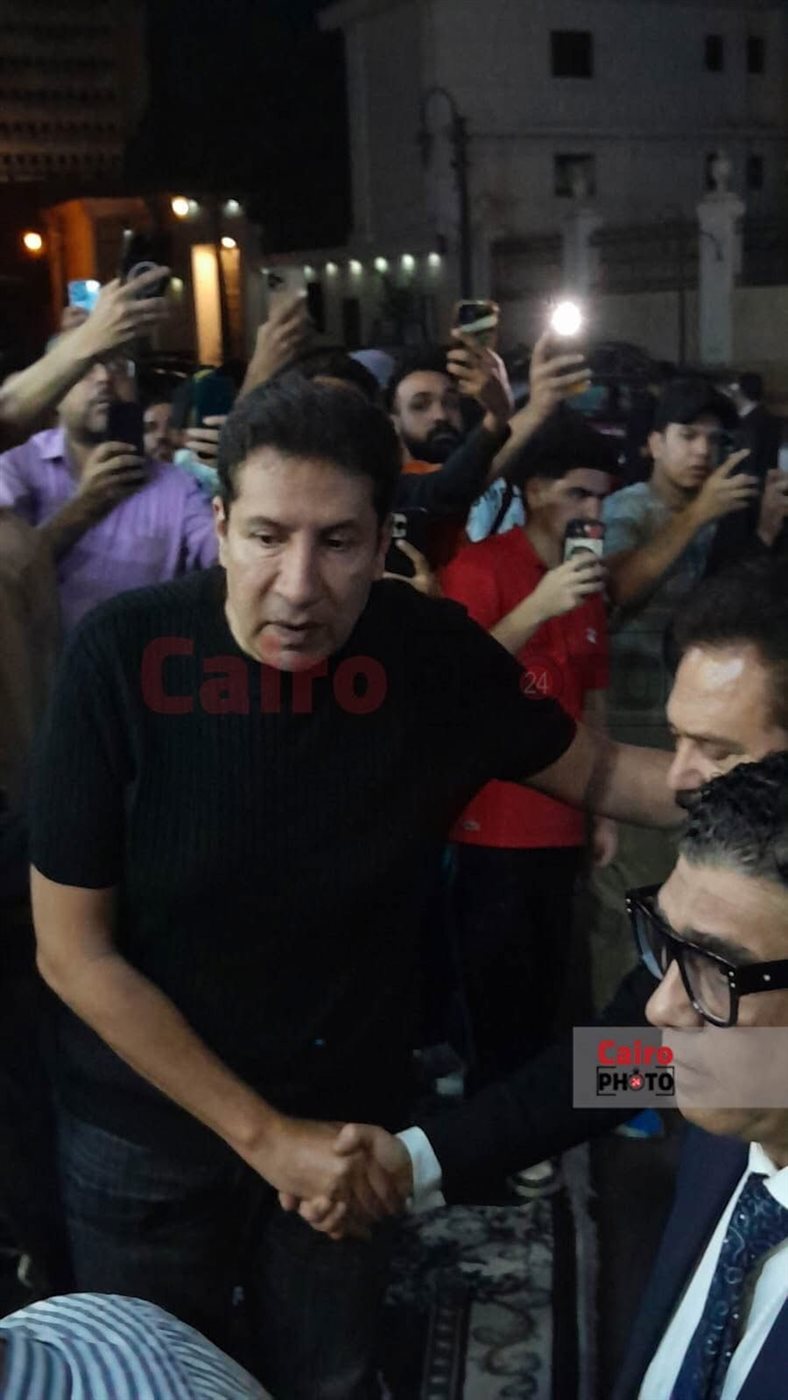 نجوم الفن والإعلام في عزاء والد الفنان تامر عبدالمنعم