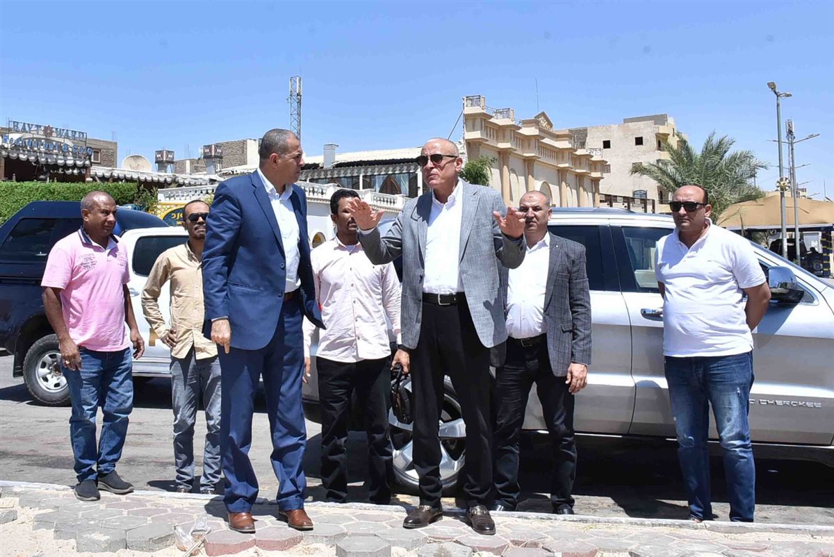 محافظ الأقصر وجولة ميدانية عقب صلاة الجمعة