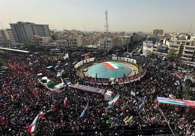 بينهم كبار القادة العسكريين والعلماء النوويين.. إيران تشييع ضحايا الحرب مع إسرائيل