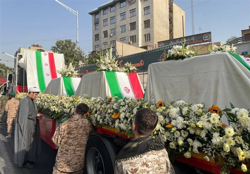 بينهم كبار القادة العسكريين والعلماء النوويين.. إيران تشييع ضحايا الحرب مع إسرائيل