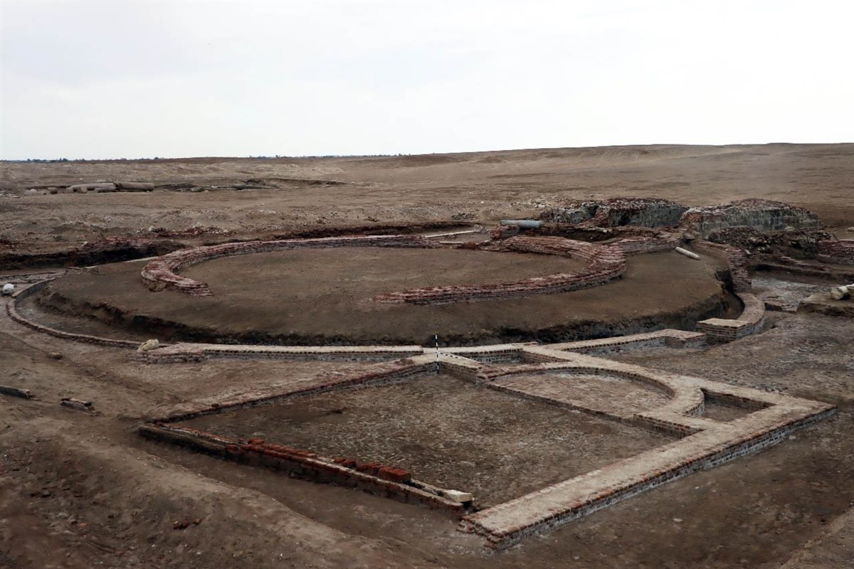 <strong>ترميم المنشآت الأثرية بمدينة الفرما</strong>