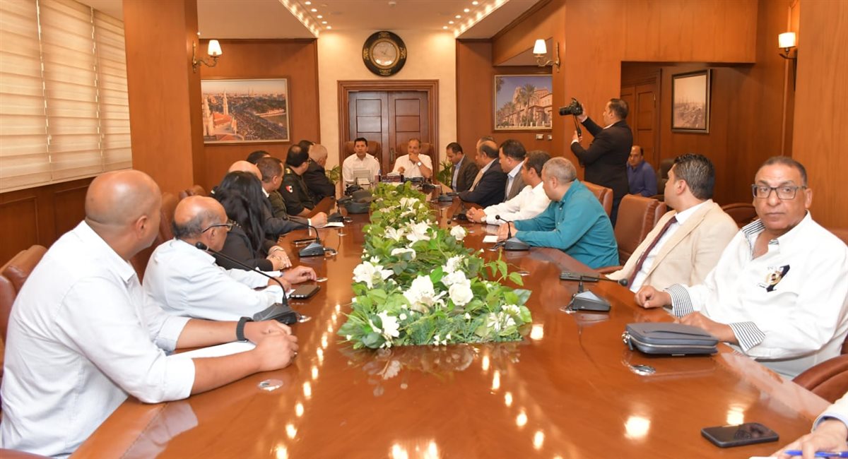 أبو علي يحضر اجتماع وزير الرياضة ومحافظ بورسعيد لمناقشة مشروع نادي المصري الجديد