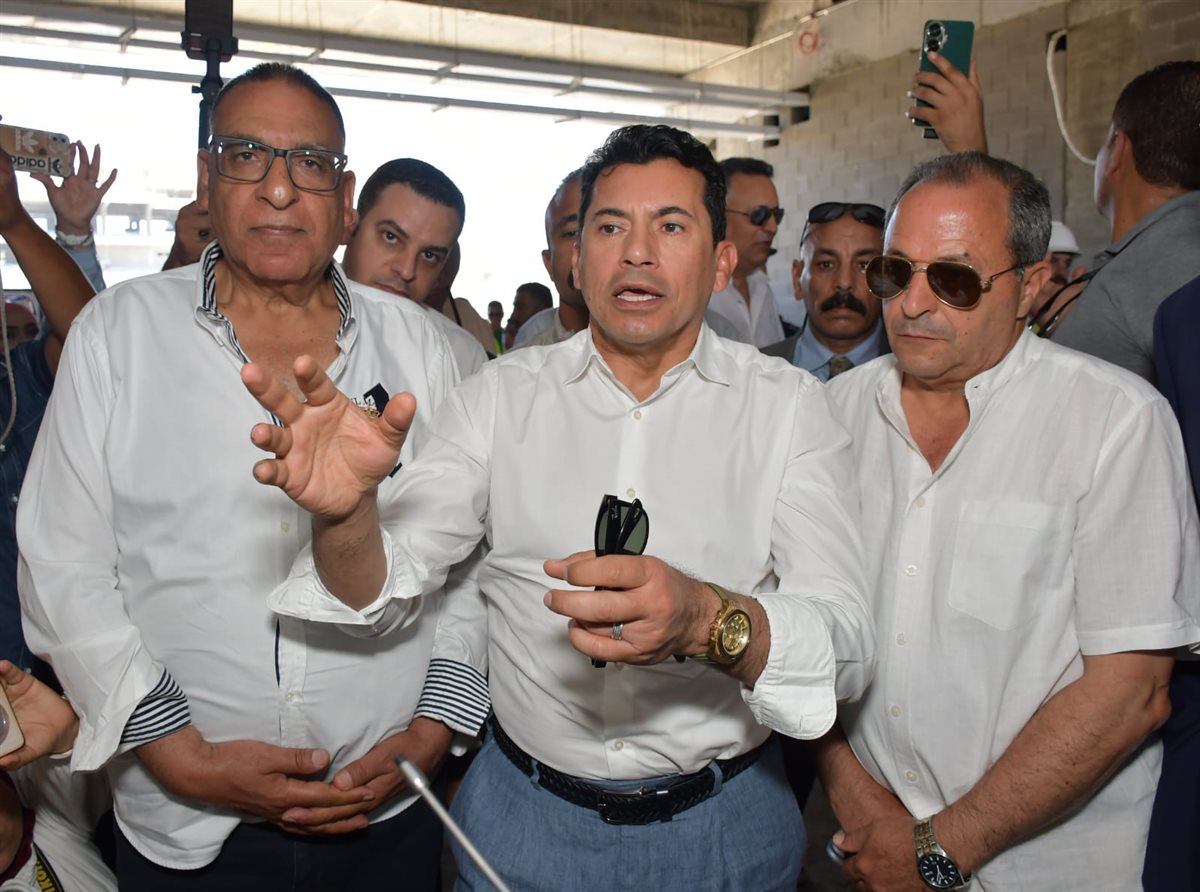 أبو علي يحضر اجتماع وزير الرياضة ومحافظ بورسعيد لمناقشة مشروع نادي المصري الجديد