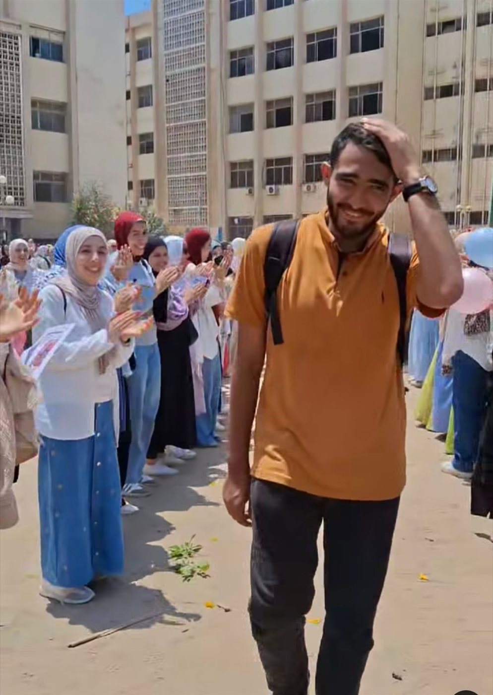 الطالب أحمد 