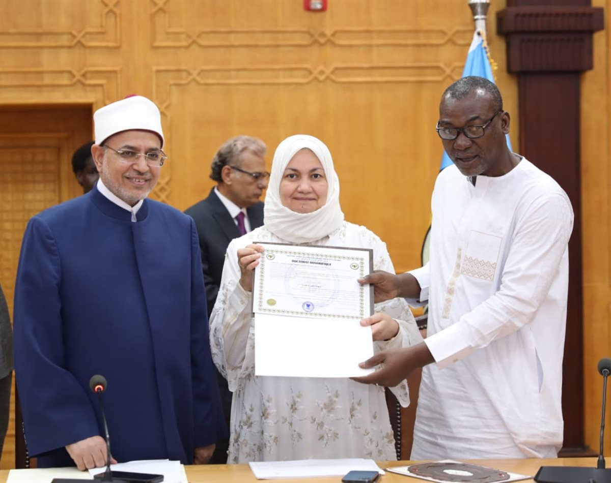 رئيس جامعة الأزهر ومستشارة الإمام الطيب