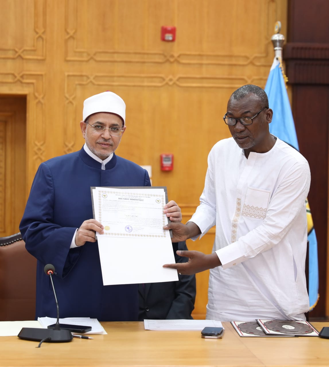 رئيس جامعة الأزهر ومستشارة الإمام الطيب