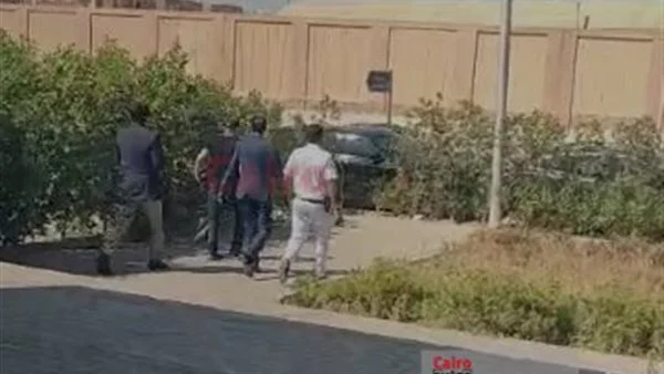 لحظة مغادرة أحمد السقا