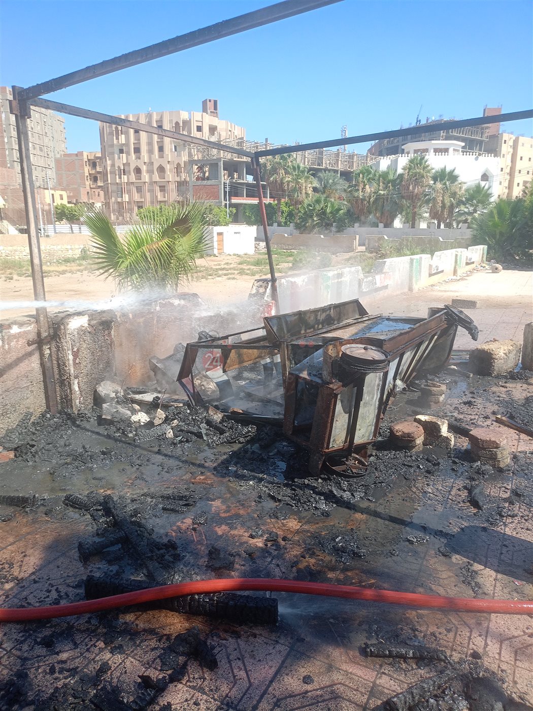 بسبب ماس كهربائي.. السيطرة على حريق نشب في كشك بالفيوم