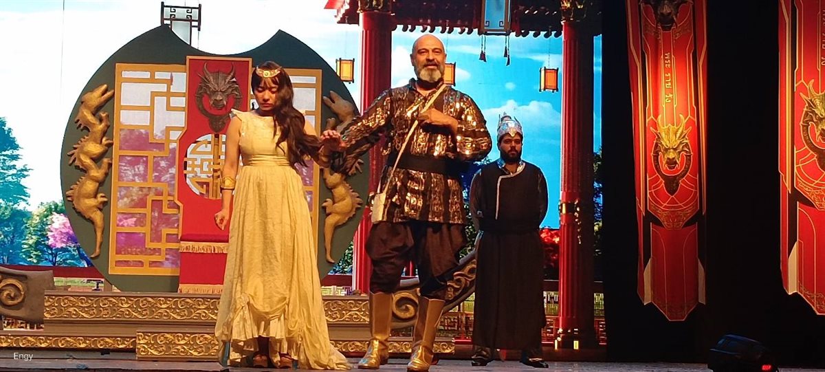 لقطات من العرض الأول لمسرحية الملك وأنا لـ لقاء الخميسي على مسرح البالون