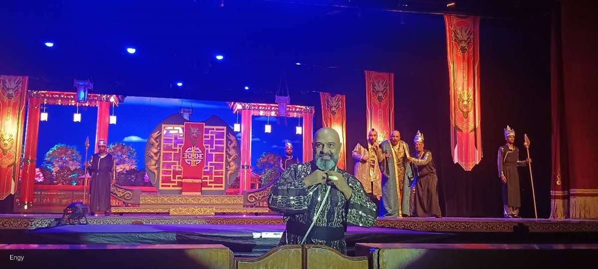 لقطات من العرض الأول لمسرحية الملك وأنا لـ لقاء الخميسي على مسرح البالون