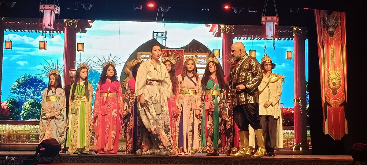 لقطات من العرض الأول لمسرحية الملك وأنا لـ لقاء الخميسي على مسرح البالون