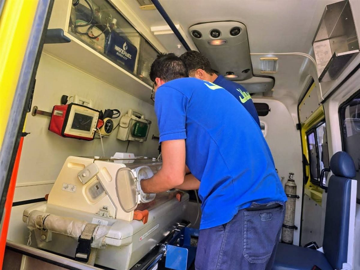 نقل خمسة أطفال مبتسرين من مستشفى أخميم المركزي بعد عطل مفاجئ في قسم الحضّانات