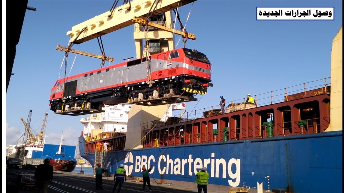 وصول الجرارات الجديدة